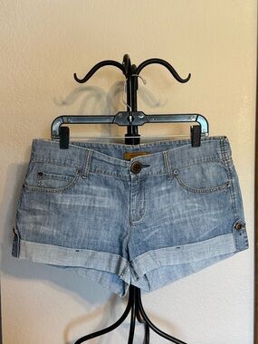 Light Wash Denim Cuffed Women's Shorts - 12